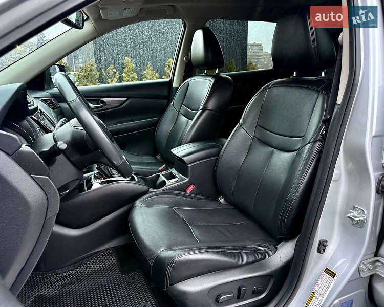 Внедорожник / Кроссовер Nissan Rogue 2017 в Киеве