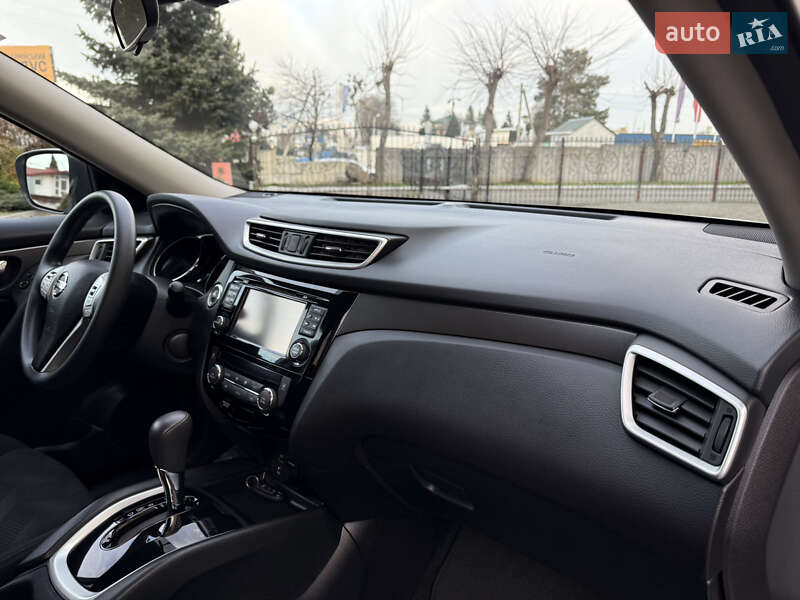 Позашляховик / Кросовер Nissan Rogue 2016 в Львові фото 38 Позашляховик / Кросовер Nissan Rogue 2016 в Львові