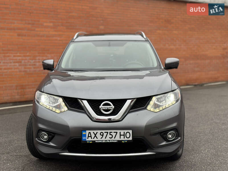 Внедорожник / Кроссовер Nissan Rogue 2015 в Киеве