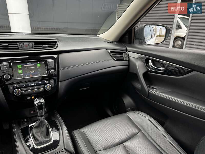 Внедорожник / Кроссовер Nissan Rogue 2018 в Киеве