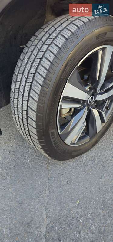 Внедорожник / Кроссовер Nissan Rogue 2021 в Киеве