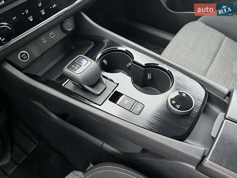 Внедорожник / Кроссовер Nissan Rogue 2020 в Виннице