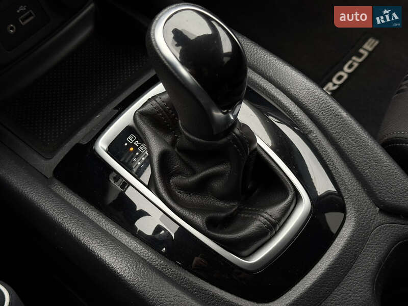 Внедорожник / Кроссовер Nissan Rogue 2018 в Харькове