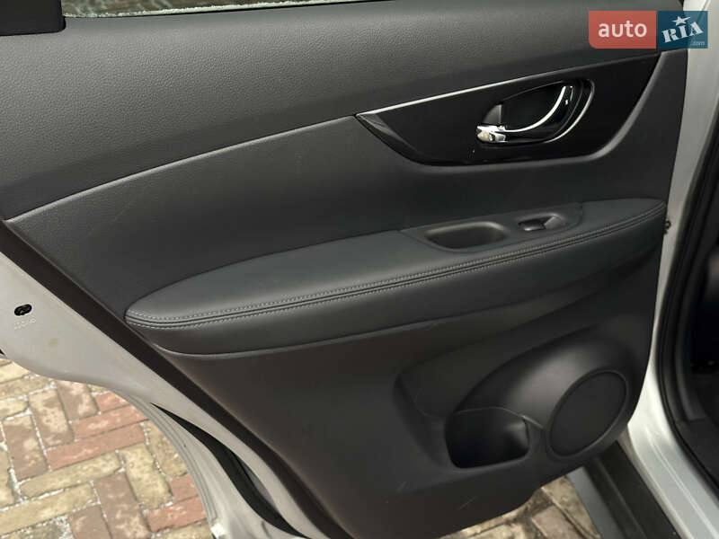 Внедорожник / Кроссовер Nissan Rogue 2018 в Харькове