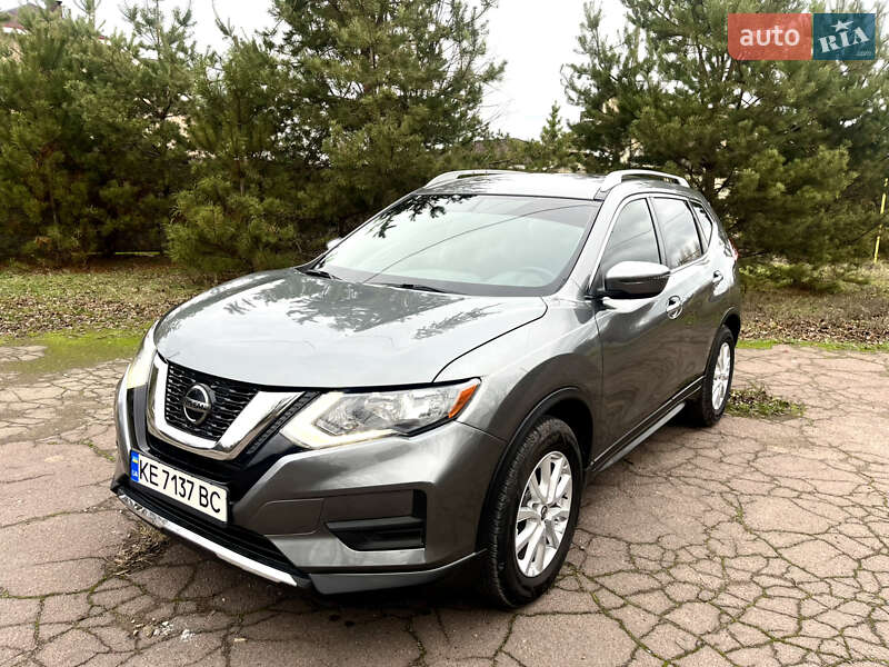 Внедорожник / Кроссовер Nissan Rogue 2018 в Каменском