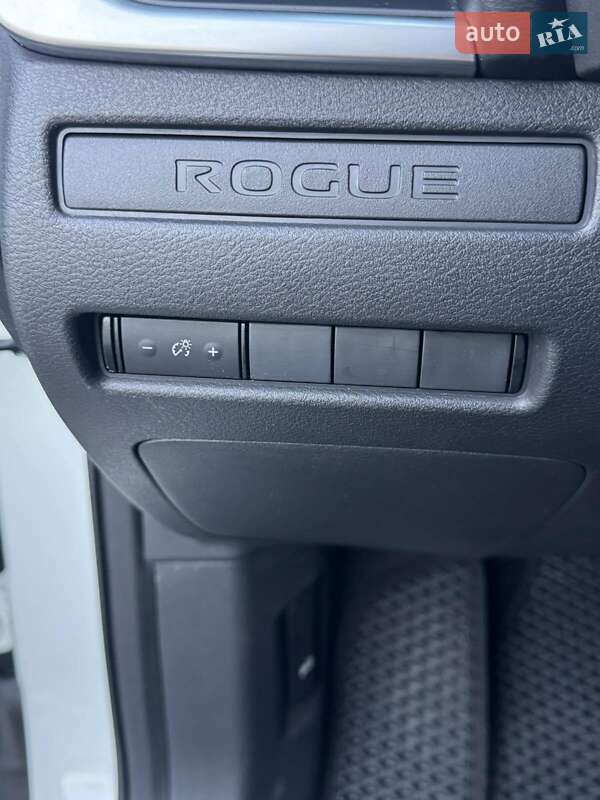 Внедорожник / Кроссовер Nissan Rogue 2022 в Днепре