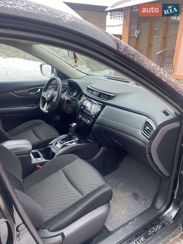 Внедорожник / Кроссовер Nissan Rogue 2017 в Коломые