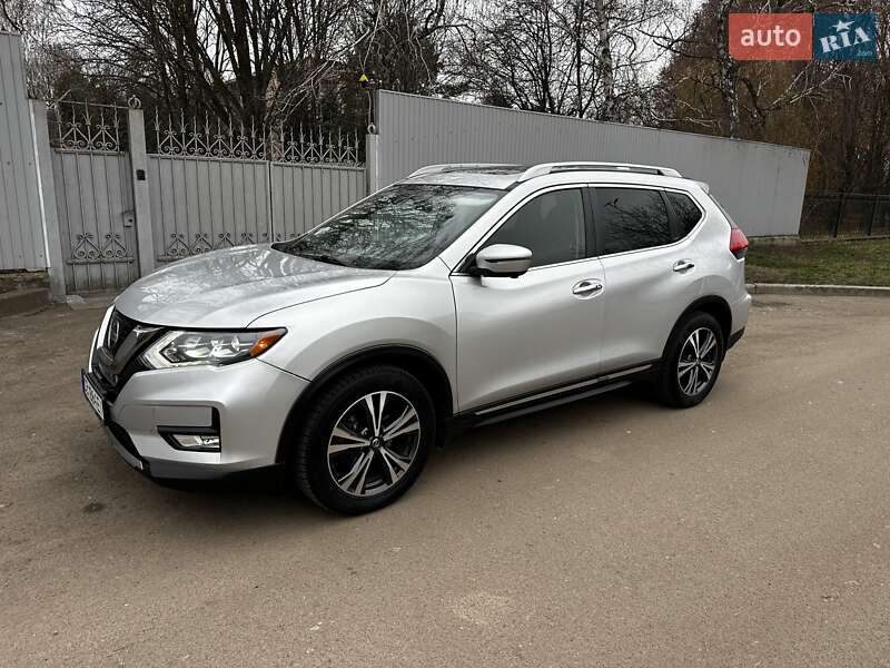 Внедорожник / Кроссовер Nissan Rogue 2017 в Броварах