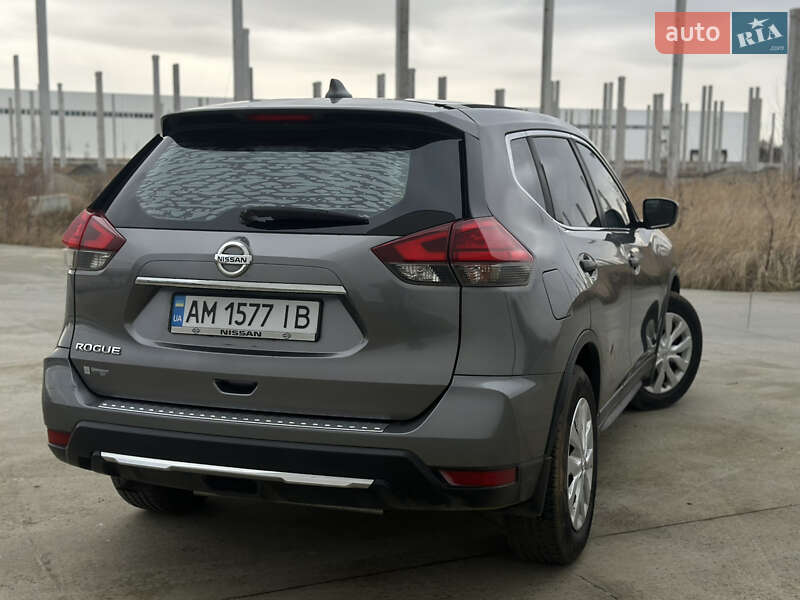 Позашляховик / Кросовер Nissan Rogue 2016 в Коростені