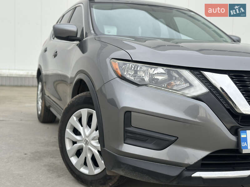 Позашляховик / Кросовер Nissan Rogue 2016 в Коростені