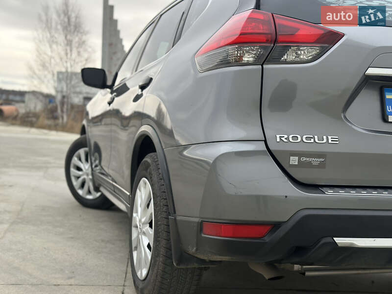 Позашляховик / Кросовер Nissan Rogue 2016 в Коростені