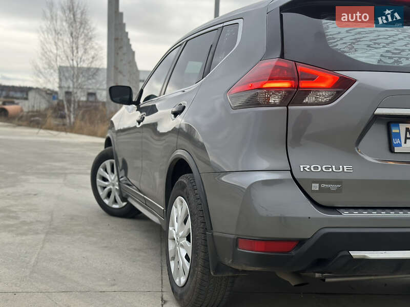 Позашляховик / Кросовер Nissan Rogue 2016 в Коростені