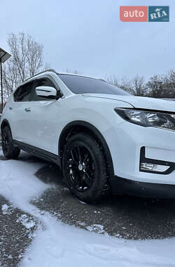 Внедорожник / Кроссовер Nissan Rogue 2018 в Харькове