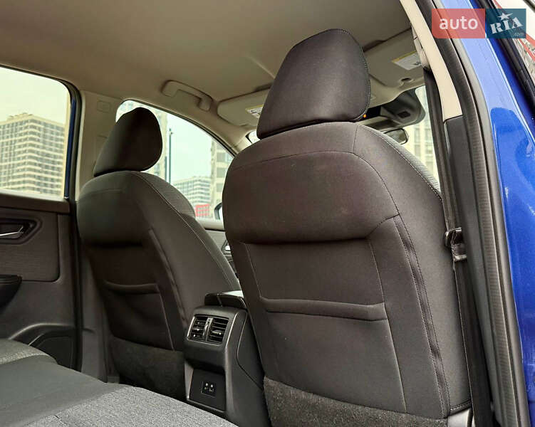 Внедорожник / Кроссовер Nissan Rogue 2020 в Киеве