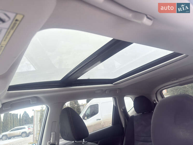 Позашляховик / Кросовер Nissan Rogue 2015 в Лубнах фото 10 Позашляховик / Кросовер Nissan Rogue 2015 в Лубнах