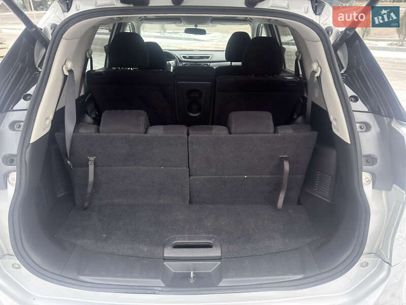 Позашляховик / Кросовер Nissan Rogue 2015 в Лубнах фото 21 Позашляховик / Кросовер Nissan Rogue 2015 в Лубнах