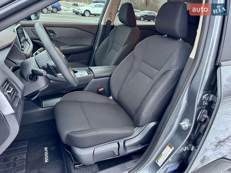 Внедорожник / Кроссовер Nissan Rogue 2023 в Киеве