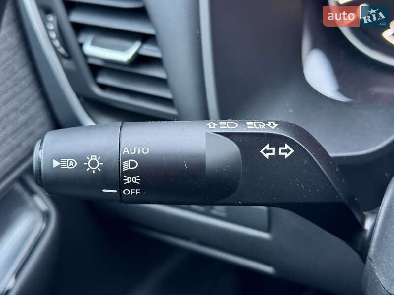 Внедорожник / Кроссовер Nissan Rogue 2023 в Киеве