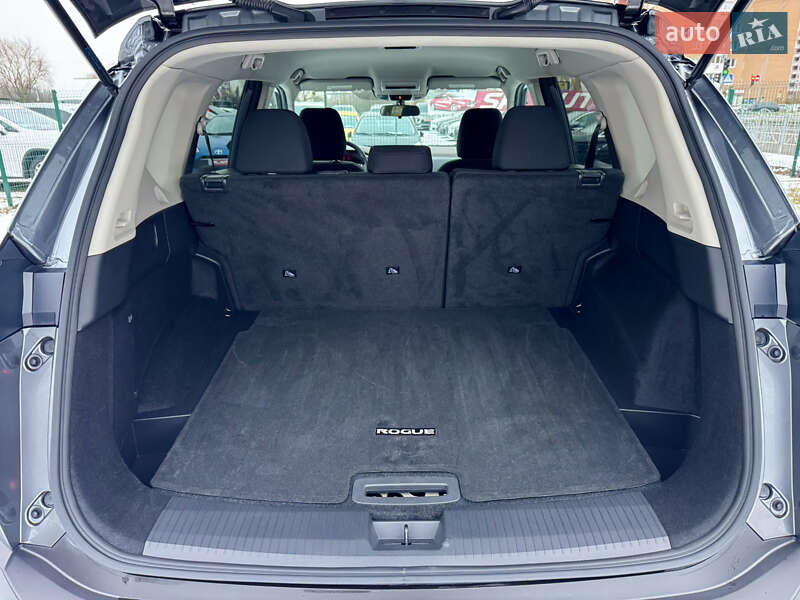 Внедорожник / Кроссовер Nissan Rogue 2023 в Киеве