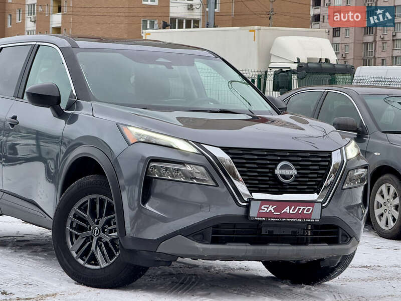 Внедорожник / Кроссовер Nissan Rogue 2023 в Киеве