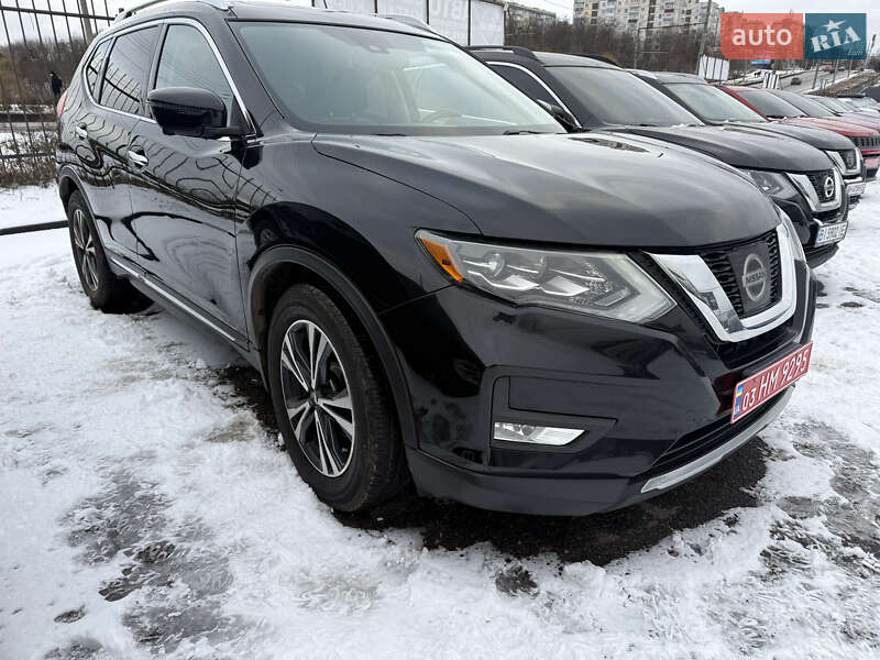 Позашляховик / Кросовер Nissan Rogue 2017 в Полтаві