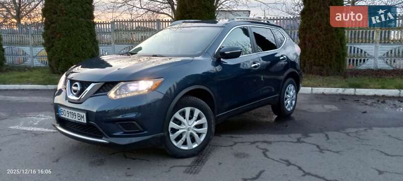 Внедорожник / Кроссовер Nissan Rogue 2015 в Ровно