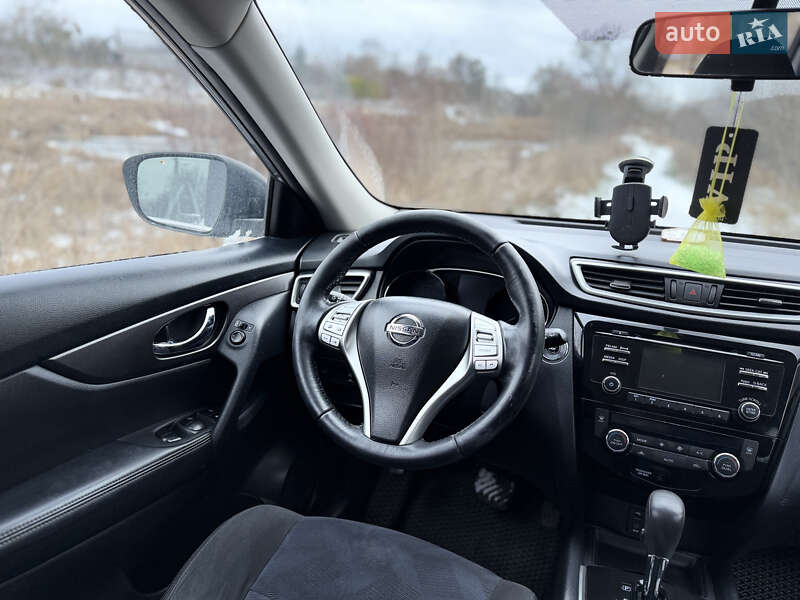 Позашляховик / Кросовер Nissan Rogue 2014 в Володимирі