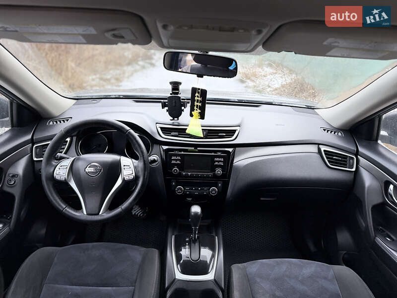 Позашляховик / Кросовер Nissan Rogue 2014 в Володимирі