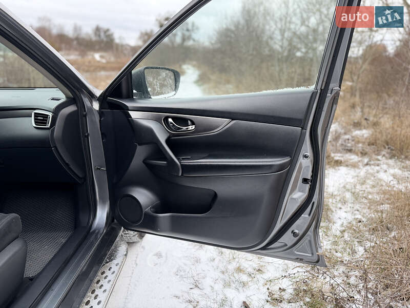 Позашляховик / Кросовер Nissan Rogue 2014 в Володимирі