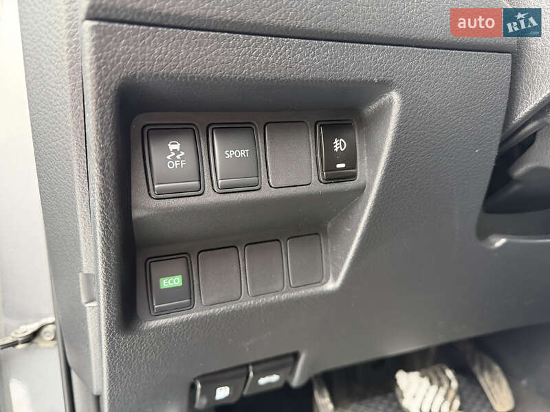 Позашляховик / Кросовер Nissan Rogue 2014 в Володимирі