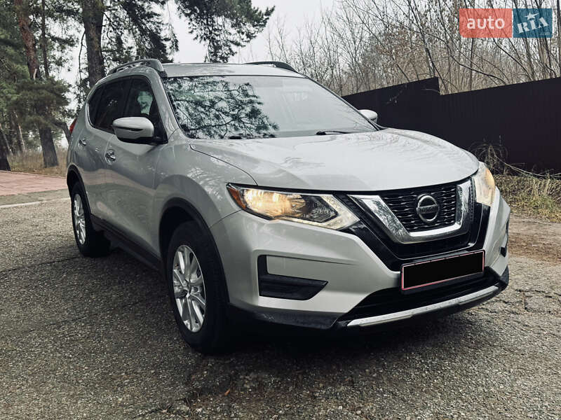 Позашляховик / Кросовер Nissan Rogue 2018 в Києві