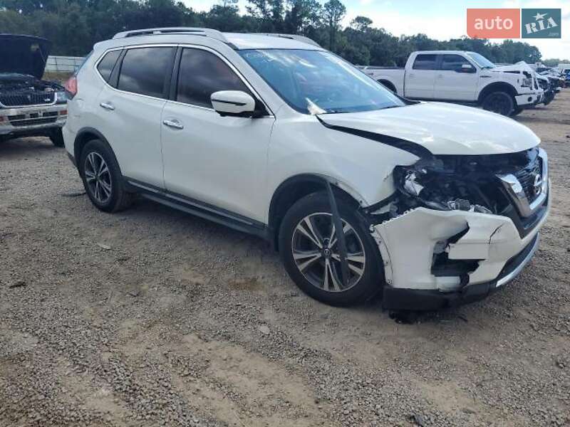 Позашляховик / Кросовер Nissan Rogue 2016 в Львові