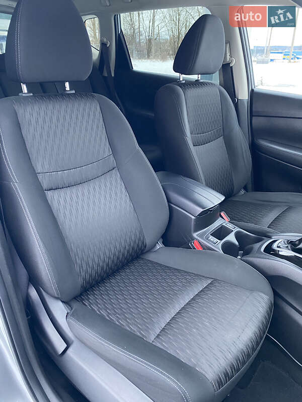 Внедорожник / Кроссовер Nissan Rogue 2019 в Житомире