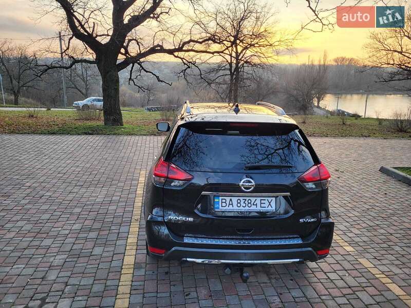 Внедорожник / Кроссовер Nissan Rogue 2017 в Кропивницком