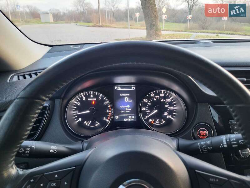 Внедорожник / Кроссовер Nissan Rogue 2017 в Кропивницком