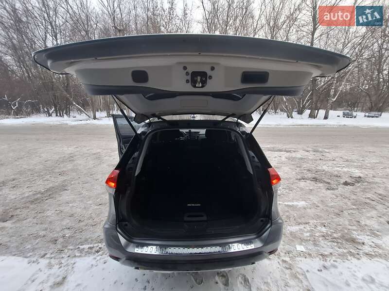 Внедорожник / Кроссовер Nissan Rogue 2017 в Киеве