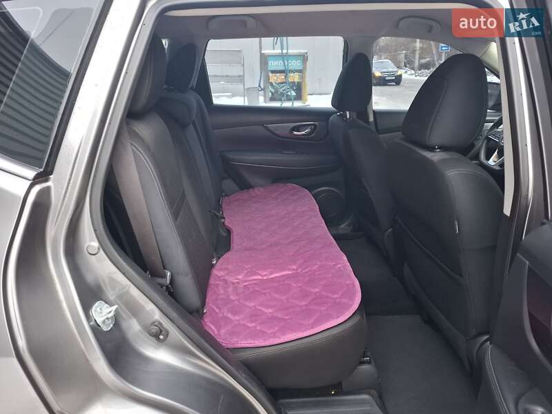 Внедорожник / Кроссовер Nissan Rogue 2017 в Киеве