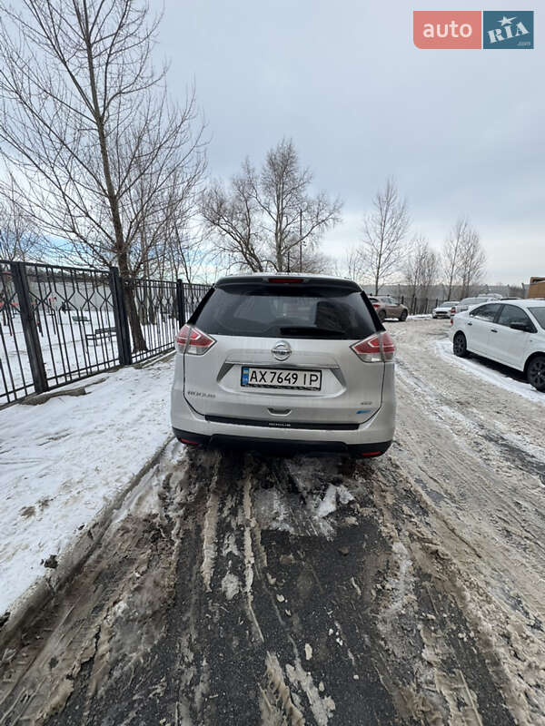 Внедорожник / Кроссовер Nissan Rogue 2014 в Киеве