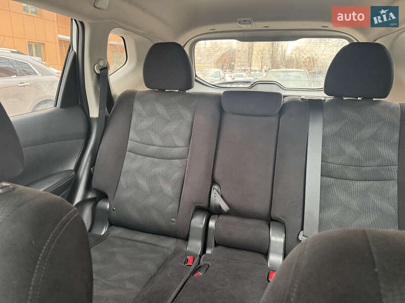 Внедорожник / Кроссовер Nissan Rogue 2014 в Киеве