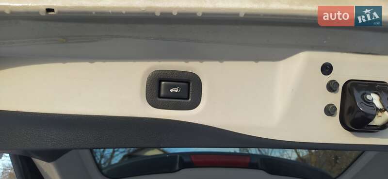 Внедорожник / Кроссовер Nissan Rogue 2015 в Здолбунове