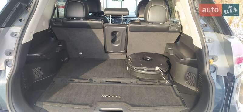 Внедорожник / Кроссовер Nissan Rogue 2015 в Здолбунове