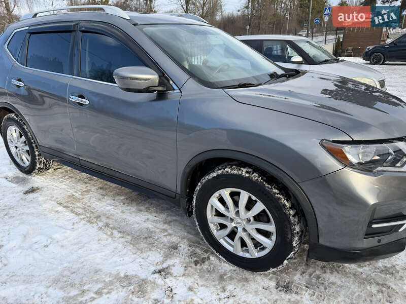 Внедорожник / Кроссовер Nissan Rogue 2016 в Ровно