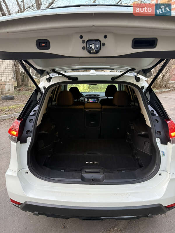 Позашляховик / Кросовер Nissan Rogue 2018 в Одесі