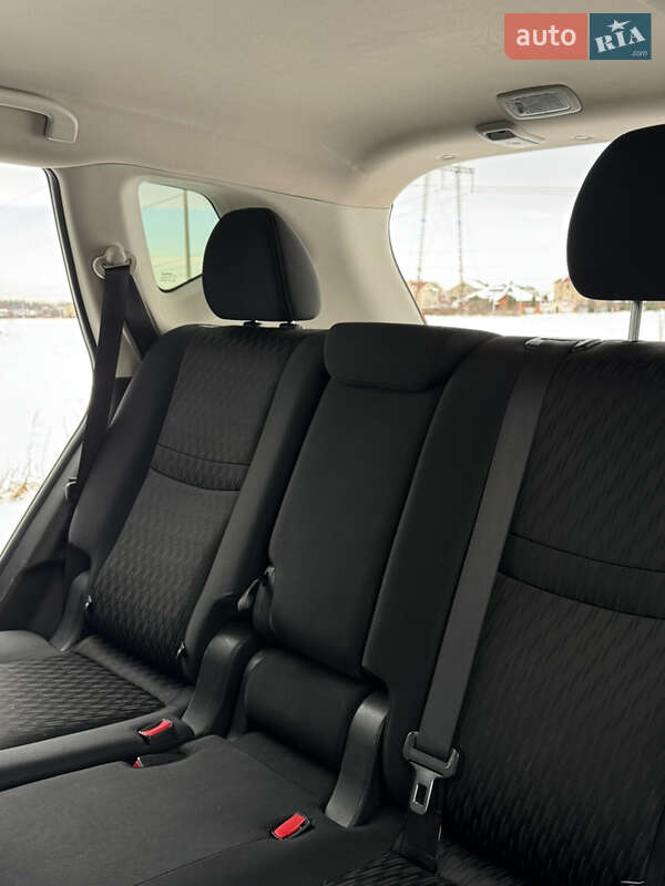 Внедорожник / Кроссовер Nissan Rogue 2016 в Киеве