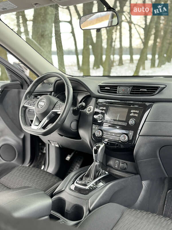 Внедорожник / Кроссовер Nissan Rogue 2016 в Киеве