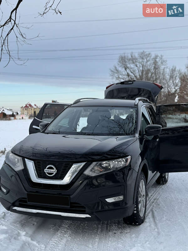 Внедорожник / Кроссовер Nissan Rogue 2016 в Киеве