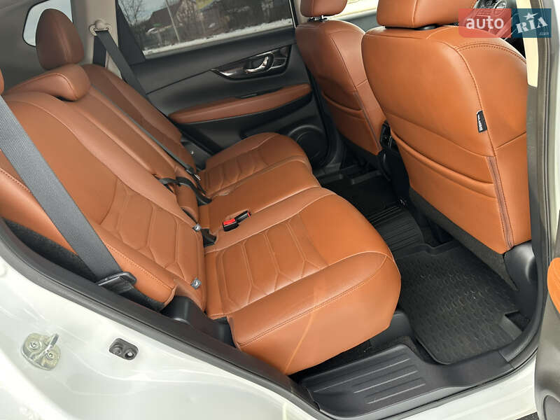 Внедорожник / Кроссовер Nissan Rogue 2018 в Виннице