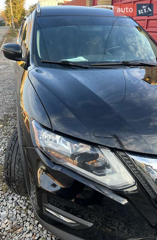 Внедорожник / Кроссовер Nissan Rogue 2016 в Полтаве