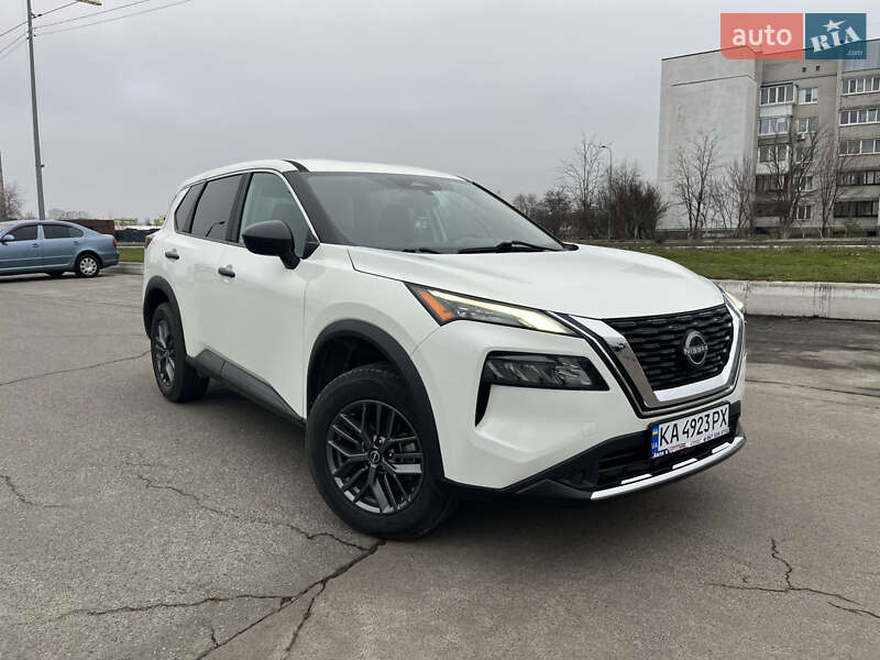Внедорожник / Кроссовер Nissan Rogue 2023 в Киеве