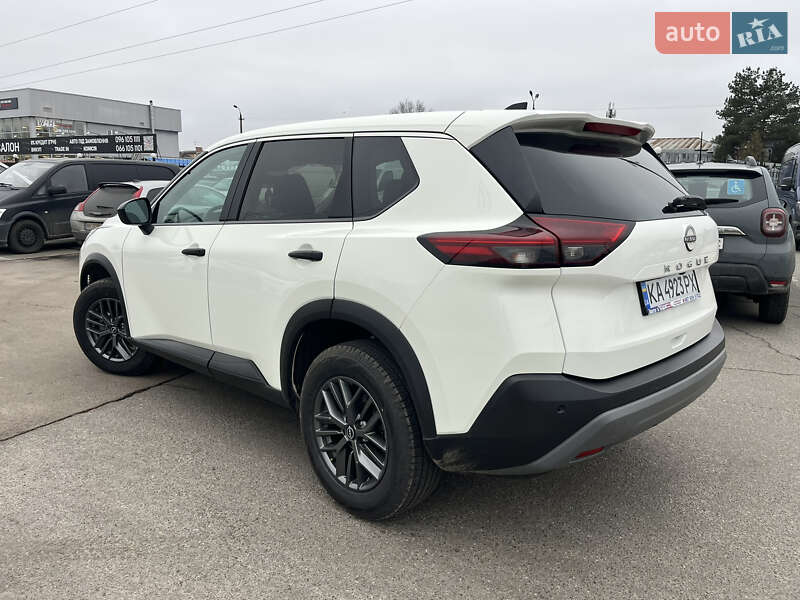 Внедорожник / Кроссовер Nissan Rogue 2023 в Киеве